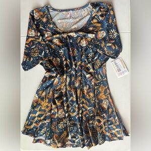 LuLaRoe Short Sleeve Top - Blue and Gold Pattern
